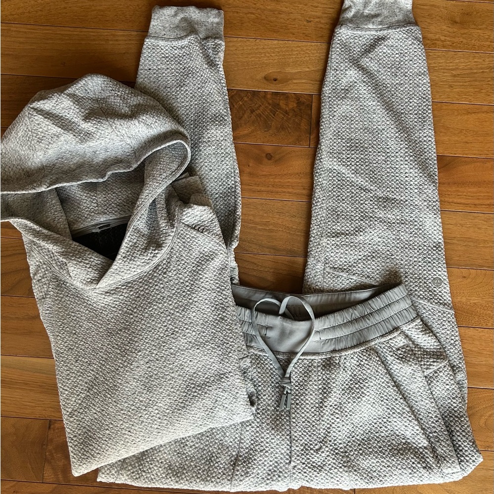 Lululemon🍋 Men’s Textured Gray Sweatsuit Small & Medium